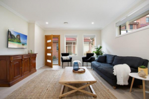 Modern 2-Bed Villa Steps to Leura Mall